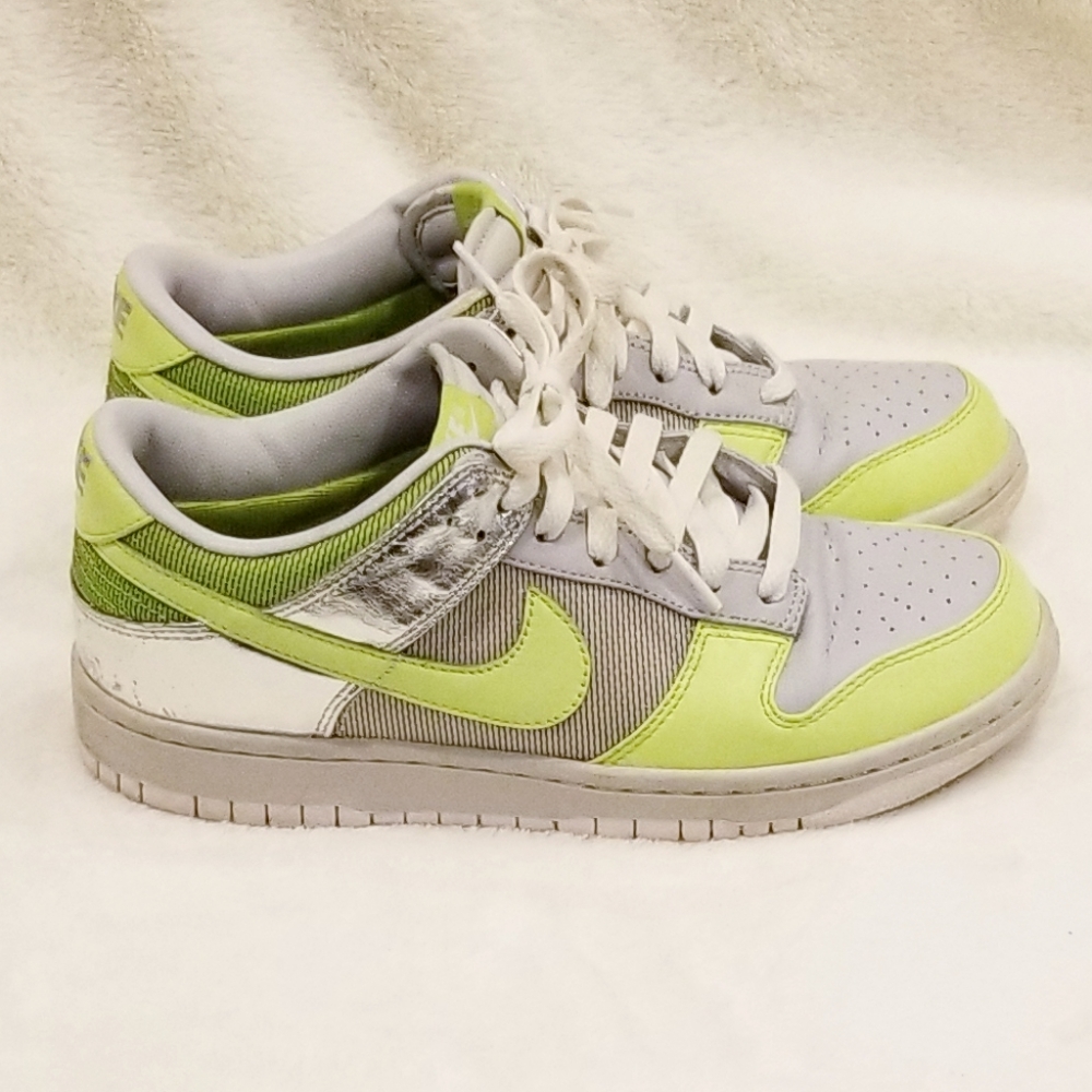 💚 Nike dunk low premium 8.5 green silver gray